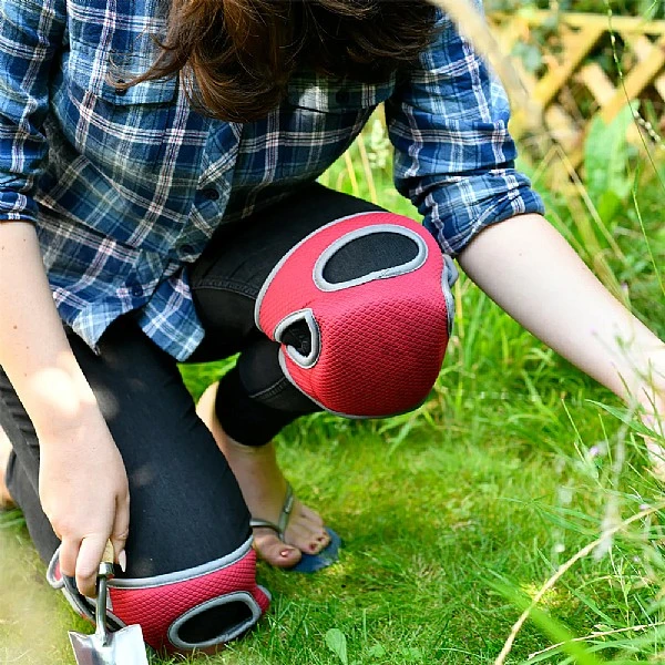 Burgon & Ball Sangria Kneelo® Knee Pads 3 Burgon & Ball Sangria Kneelo® Knee Pads - Image 3