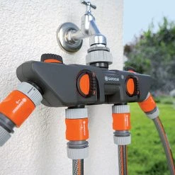Gardena Threaded Four Tap Connector -Outdoor garden care image 89132