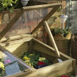 Outdoor garden care -Outdoor garden care image 98576